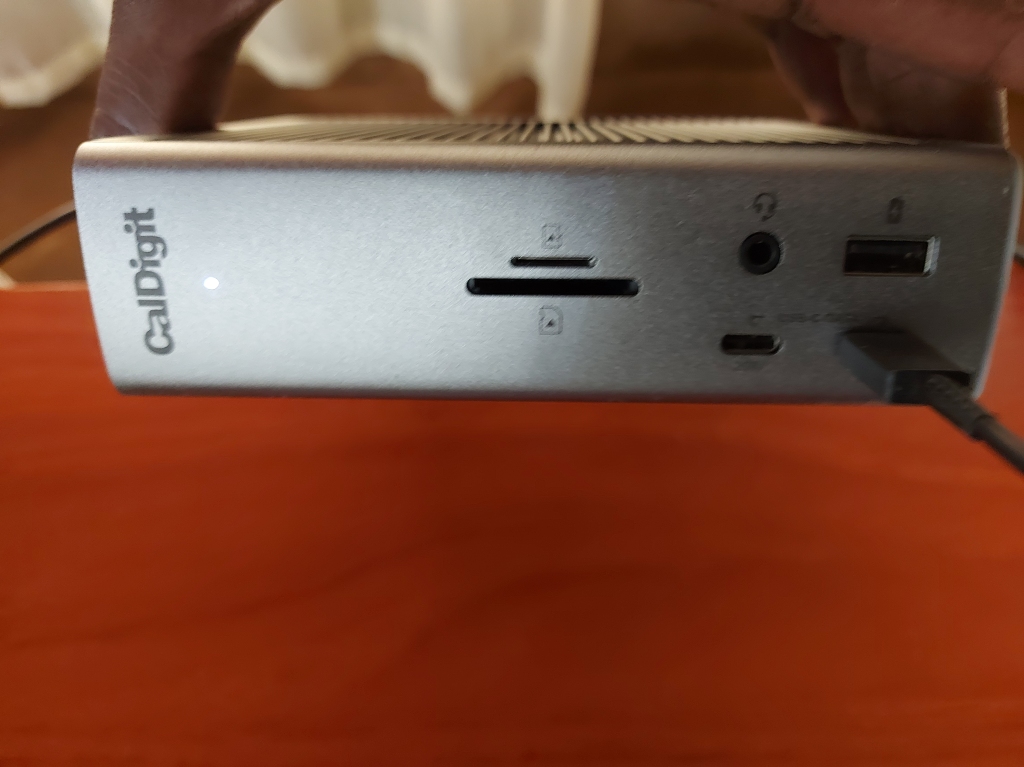 Caldigit TS4 Front